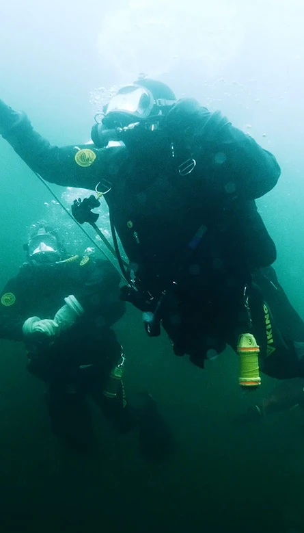 underwater recovery team